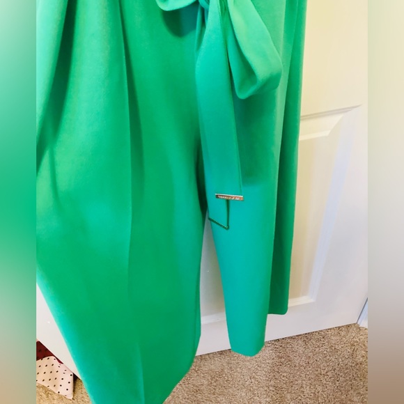 LOTUS BOSS SHINE: Like New Women’s Tommy Hilfiger size 10 business romper - Picture 5 of 5